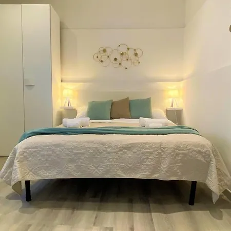 La Corte - Stazione Apartman *